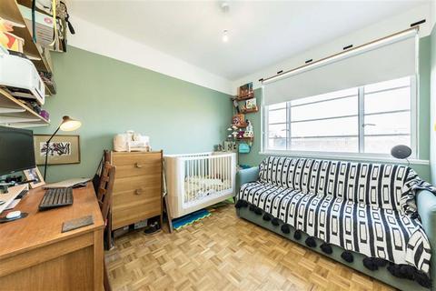 Flat 5, Osier Court Osier Street, London, E1 4AP