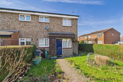 1 bedroom end of terrace house for sale, Hazelbank Road, Chertsey, Surrey, KT16