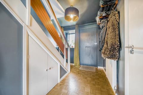 113 Perryfield Way, Richmond, TW10 7SN