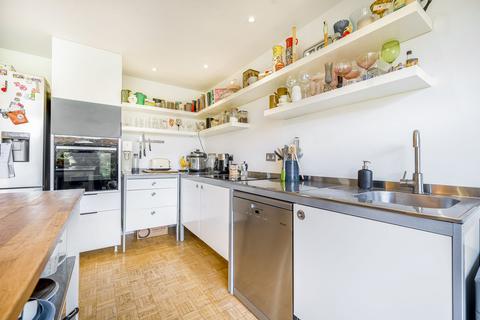 113 Perryfield Way, Richmond, TW10 7SN