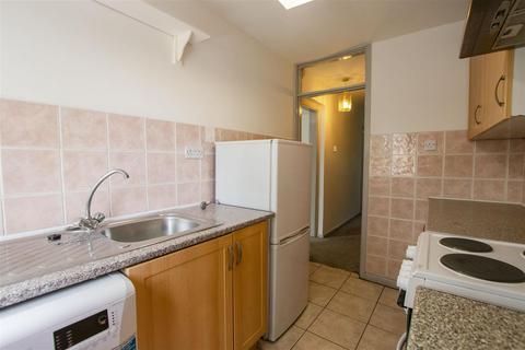 2 bedroom flat to rent, Wake Green Road, Birmingham