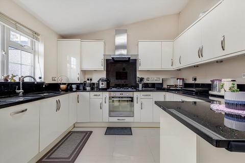 28 The Drive, Isleworth, TW7 4AE