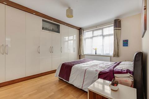 28 The Drive, Isleworth, TW7 4AE