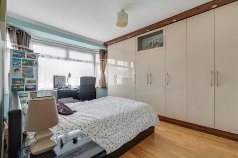 28 The Drive, Isleworth, TW7 4AE