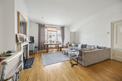 Flat 3, 4 Belsize Park, London, NW3 4ET