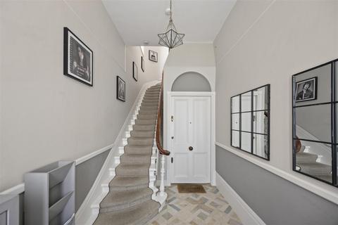 Flat 3, 4 Belsize Park, London, NW3 4ET