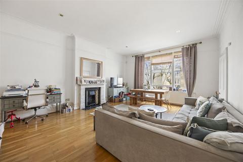 Flat 3, 4 Belsize Park, London, NW3 4ET
