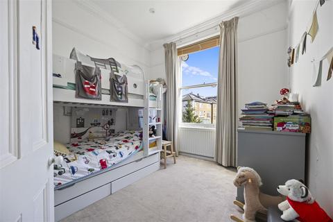 Flat 3, 4 Belsize Park, London, NW3 4ET