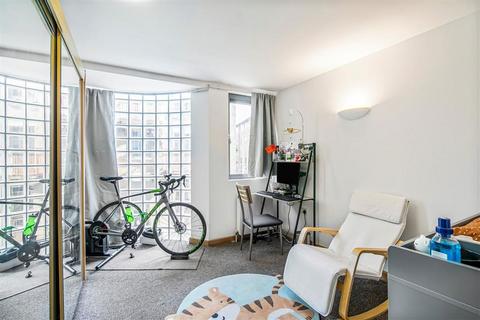 2 bedroom flat to rent, Three Oak Lane, London SE1