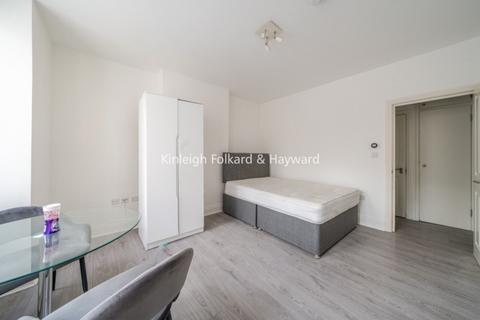 Studio to rent, Webber Street Waterloo SE1