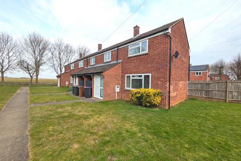 3 bedroom terraced house to rent, North Drive, Cranwell, NG34