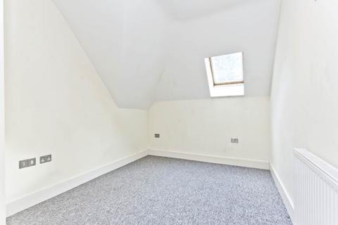 2 bedroom flat to rent, 121 North Road, Poole, Dorset