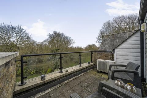 2 bedroom apartment for sale, Whittets Ait, Jessamy Road, Weybridge