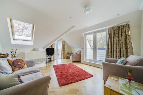 2 bedroom apartment for sale, Whittets Ait, Jessamy Road, Weybridge