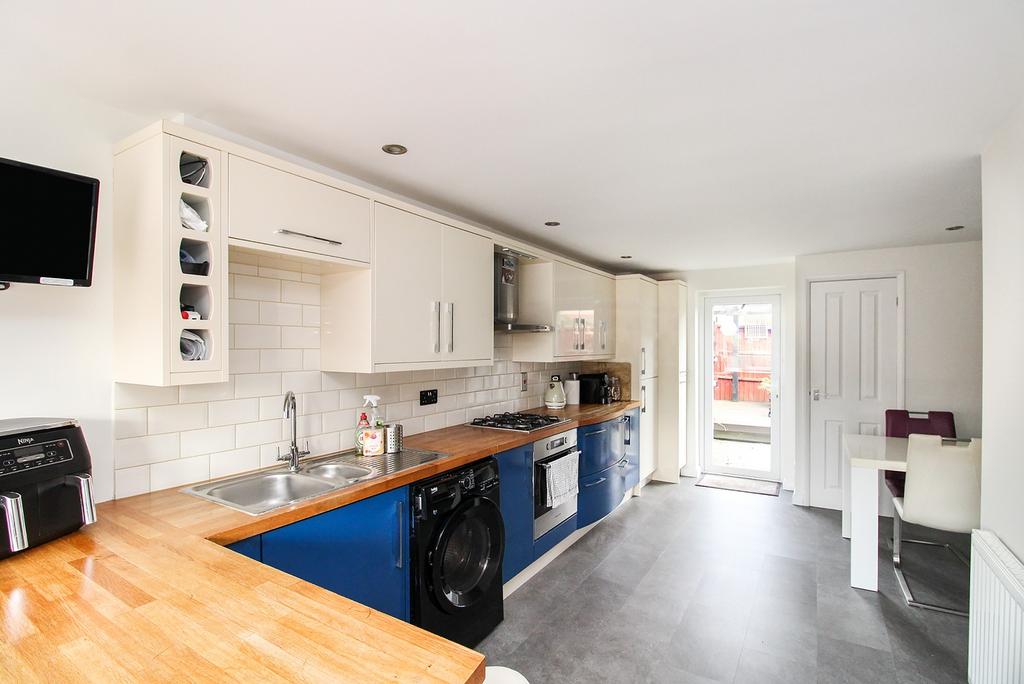Kitchen/Dining Room