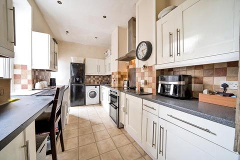 3 bedroom flat for sale, 32 Sticklepath Terrace, Sticklepath, Barnstaple, EX31