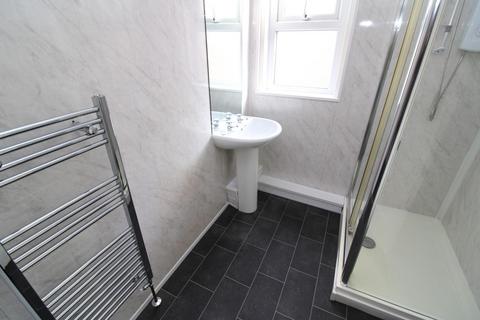 2 bedroom flat to rent, Carr Road, Fleetwood FY7