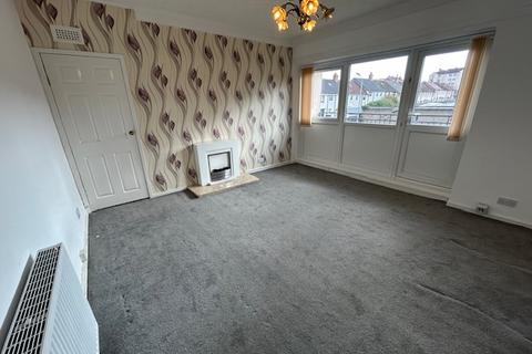 2 bedroom flat to rent, Edinbeg Avenue, Toryglen, Glasgow, G42