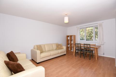 2 bedroom flat to rent, Newton Avenue Muswell Hill N10