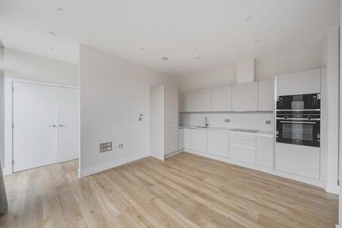 2 bedroom flat to rent, 9 Milliners Way, Woking GU21