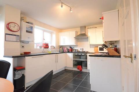 2 bedroom semi-detached house to rent, Finstock Close, Lower Earley, Reading, RG6