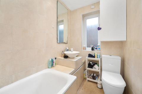 2 bedroom apartment for sale, Woodside, Wimbledon, London, SW19 7AH