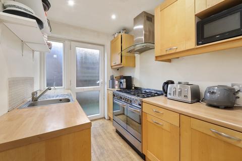 Flat 1, Park Court Woodside, London, SW19 7AH