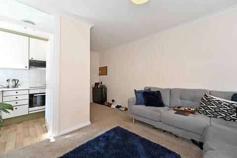 1 bedroom apartment for sale, East Walls, Chichester