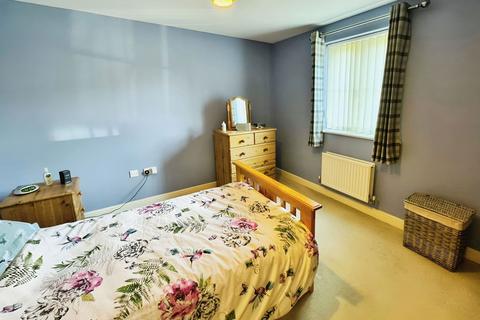 1 bedroom flat for sale, Doulton Close, Swindon, SN25 2FT