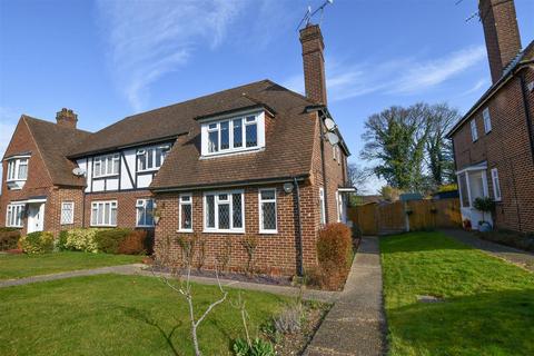 2 bedroom maisonette to rent, Catsey Lane, Bushey