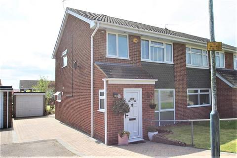 3 bedroom semi-detached house for sale, Eastwell Close, Maidstone