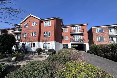 2 bedroom flat to rent, Wentworth Court, Highams Park, E4