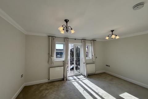 2 bedroom flat to rent, Wentworth Court, Highams Park, E4