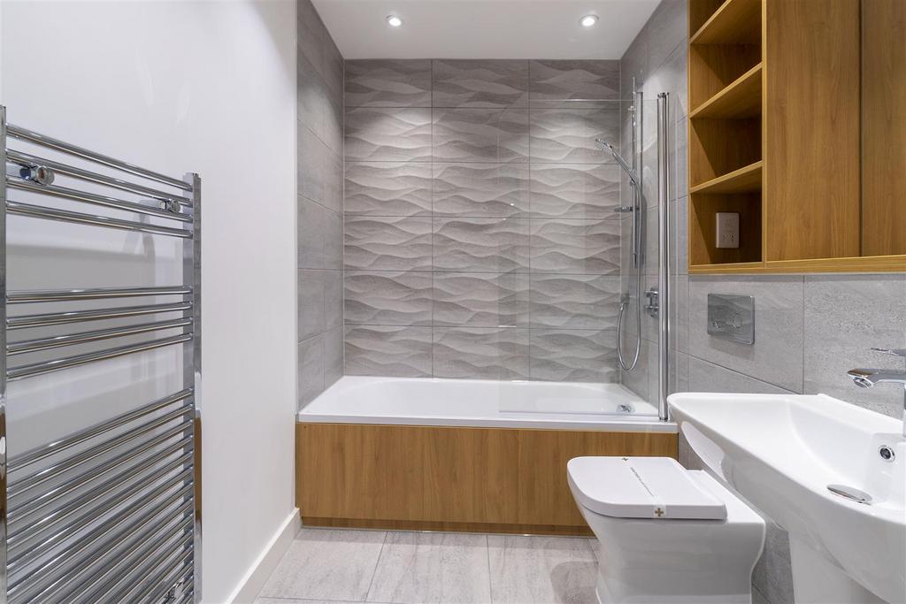 Family Bathroom.jpg