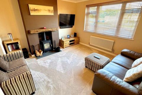 4 bedroom semi-detached house for sale, Grosvenor Road, Staines-upon-Thames, Surrey, TW18