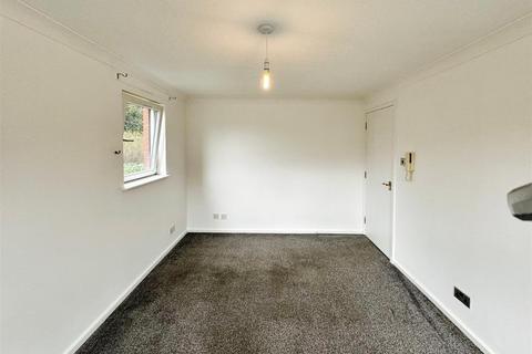 1 bedroom flat to rent, Woodlands Court, Old Kilpatrick G60