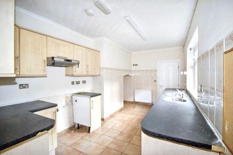 3 bedroom semi-detached house for sale, Lincoln road , Peterborough , Peterborough, Cambridgeshire,  PE1 3HG