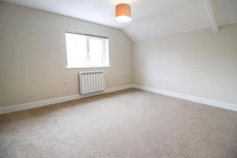 3 bedroom apartment to rent, Devizes Road, Swindon SN1