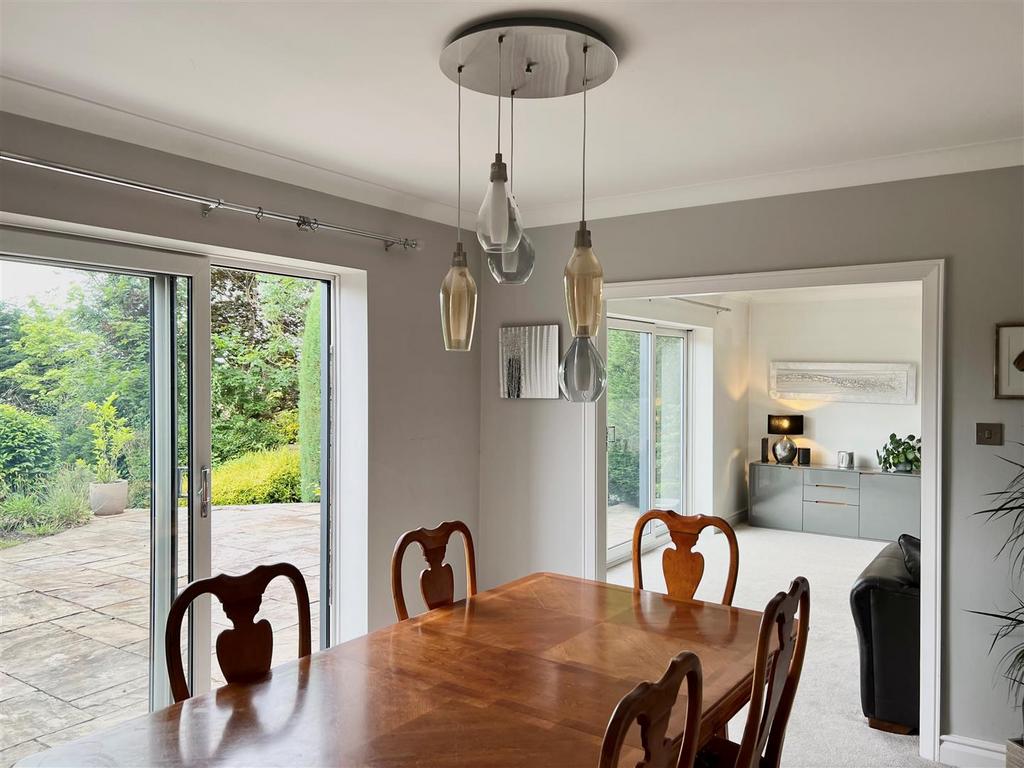 Dining room.jpg