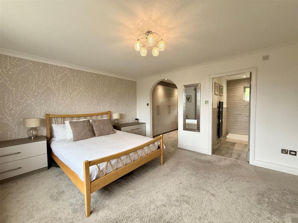 Bed 2.jpg