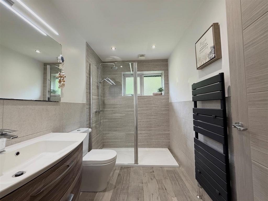Shower room.jpg