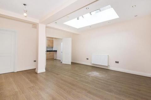 1 bedroom flat to rent, Market Place,  Newbury,  RG14