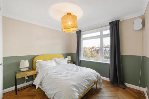 2 bedroom flat to rent, Kersfield Road, SW15