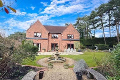 5 bedroom detached house for sale, Castlewood, Ringwood, BH24 2AX