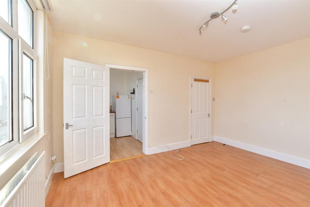Lounge/ Dining Room