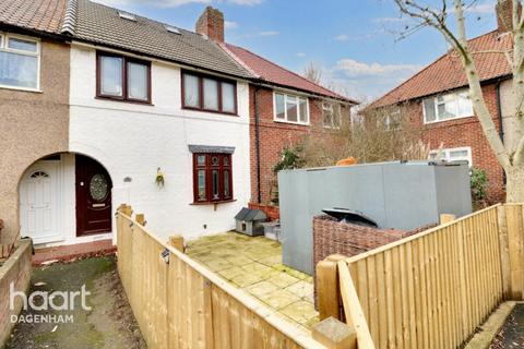 5 bedroom terraced house for sale, Wood Lane, Dagenham