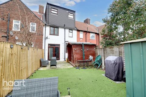 5 bedroom terraced house for sale, Wood Lane, Dagenham