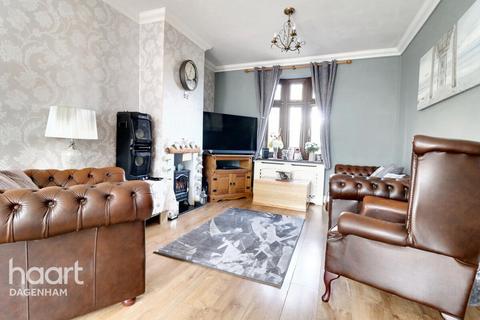 5 bedroom terraced house for sale, Wood Lane, Dagenham