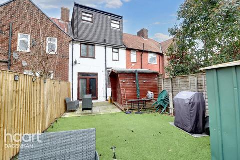 5 bedroom terraced house for sale, Wood Lane, Dagenham