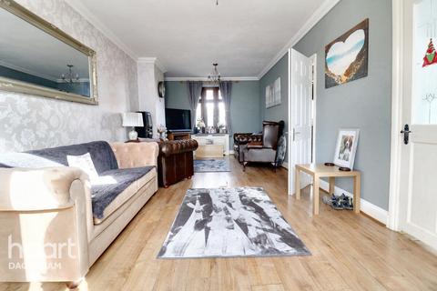 5 bedroom terraced house for sale, Wood Lane, Dagenham
